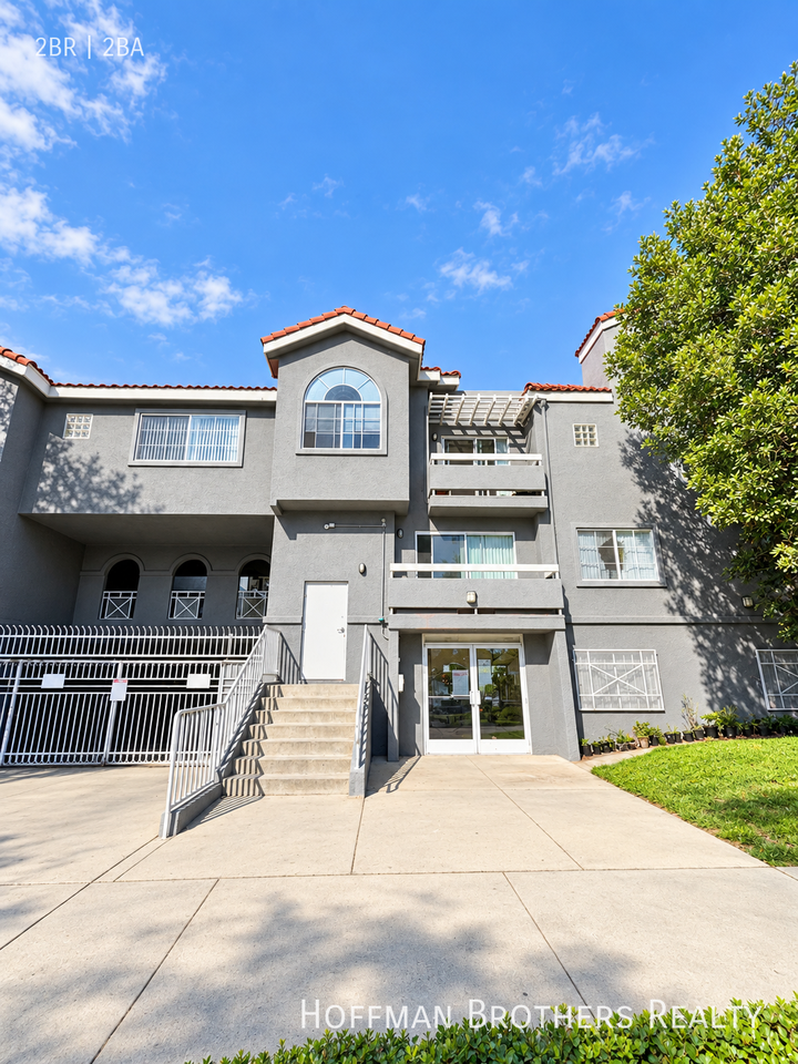 6415 Garvanza Ave #207 - Photo 3 of 7