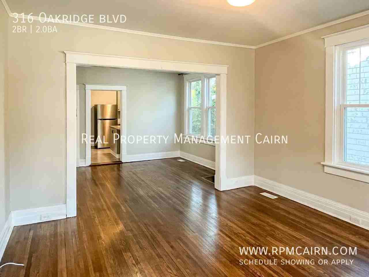 316 Oakridge Blvd - Photo 4 of 39