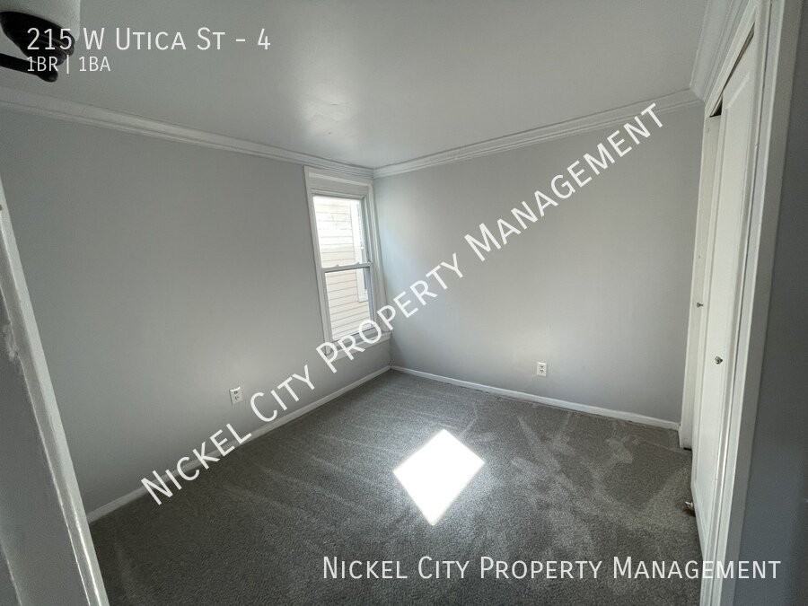 215 W Utica St #4 - Photo 3 of 6