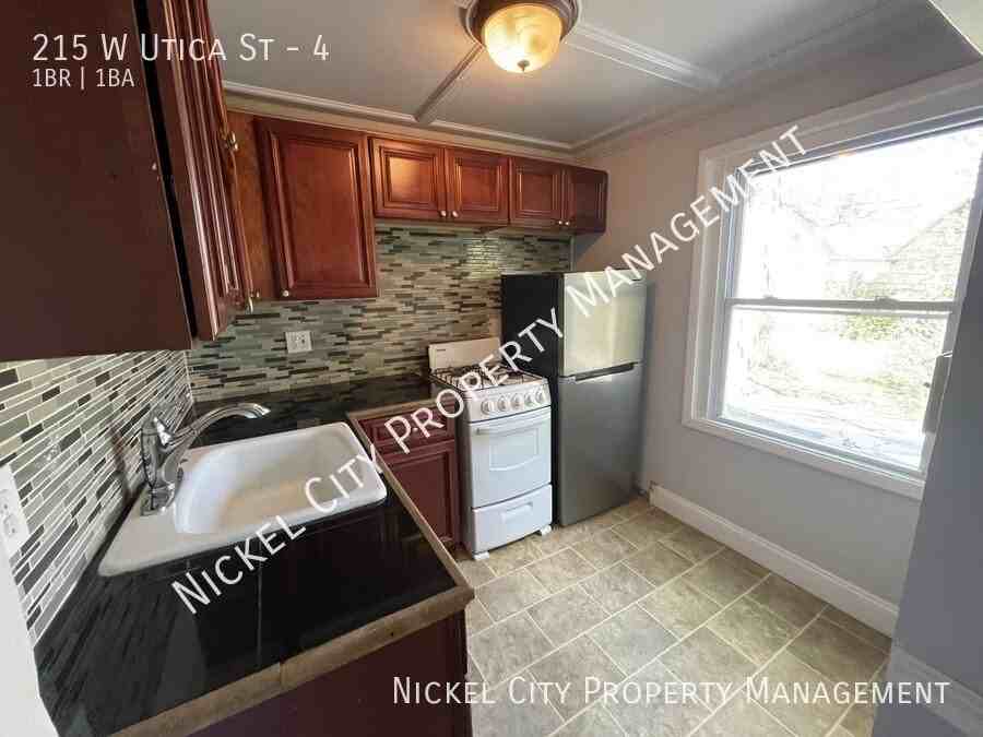 215 W Utica St #4 - Photo 5 of 6