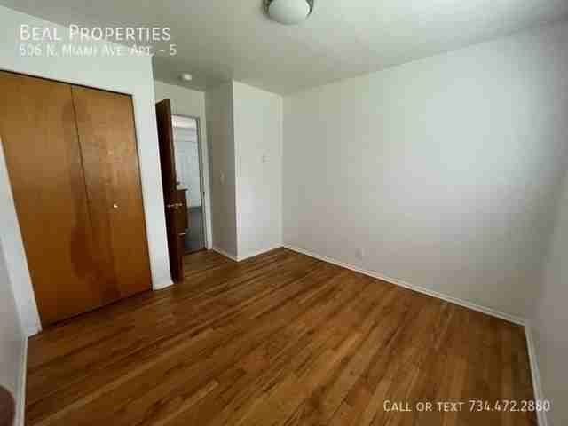 506 N Miami Ave #5 - Photo 4 of 12