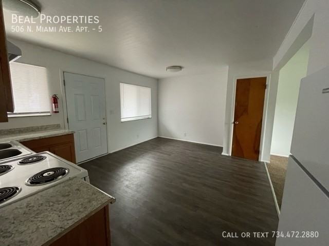 506 N Miami Ave #5 - Photo 6 of 12
