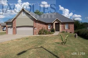 featured image of 3220 N Laurel Ave