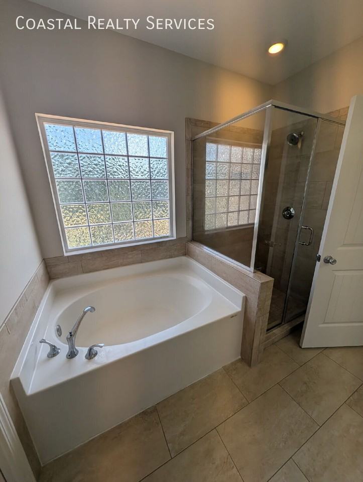 256 Jefferson St - Photo 4 of 12