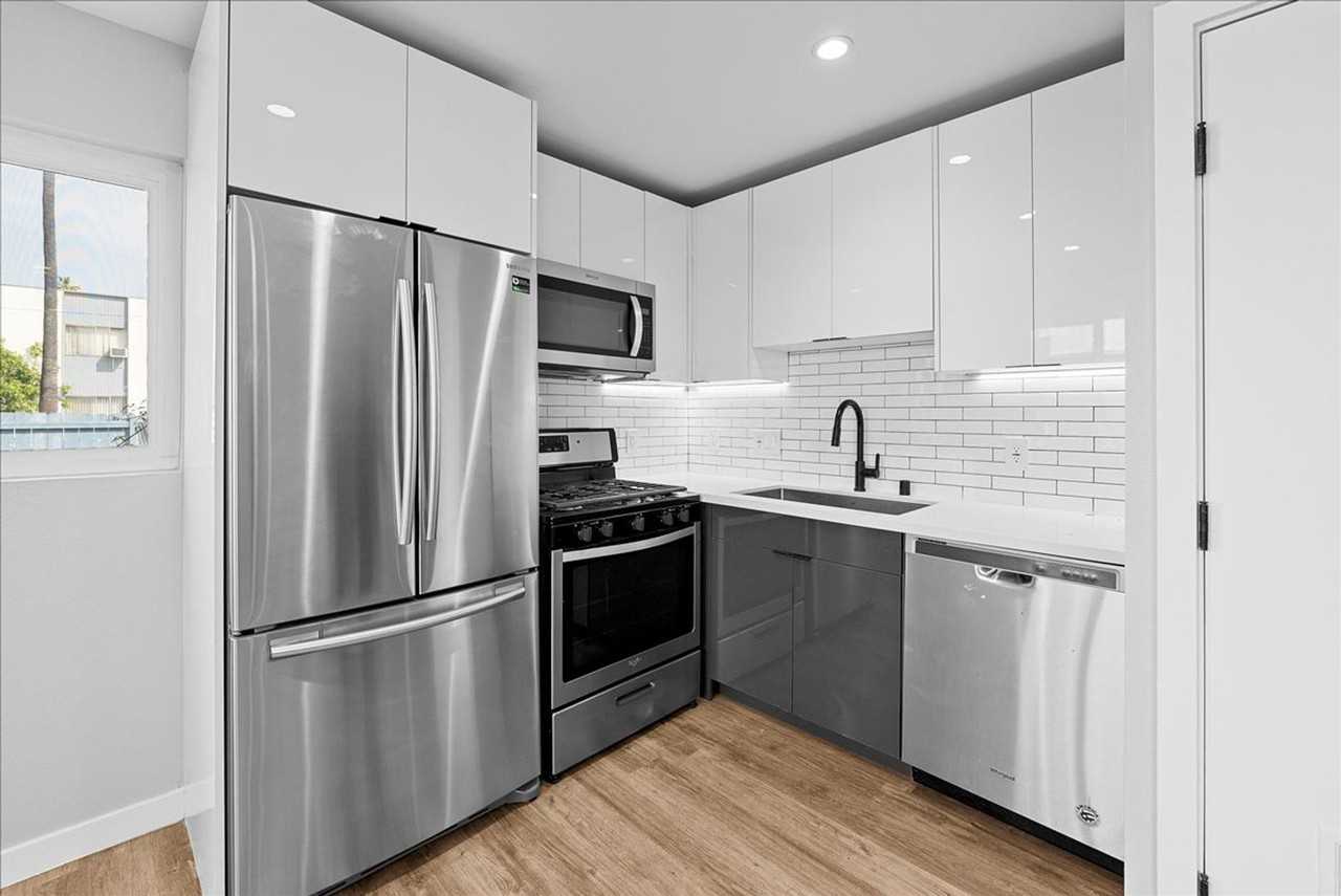 941 N Normandie Ave #02 - Photo 3 of 14