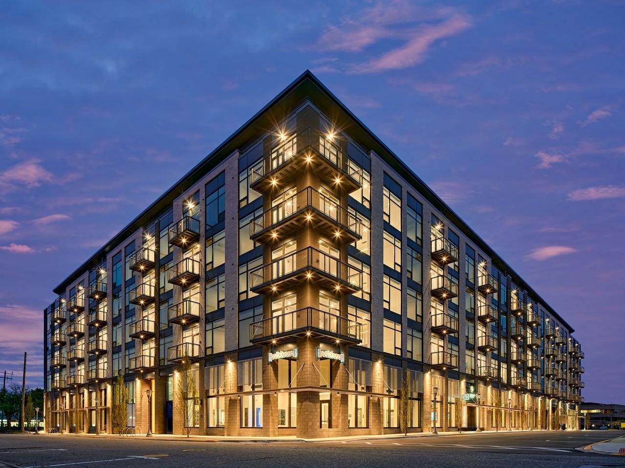 Birmingham Pointe - Photo 4 of 47