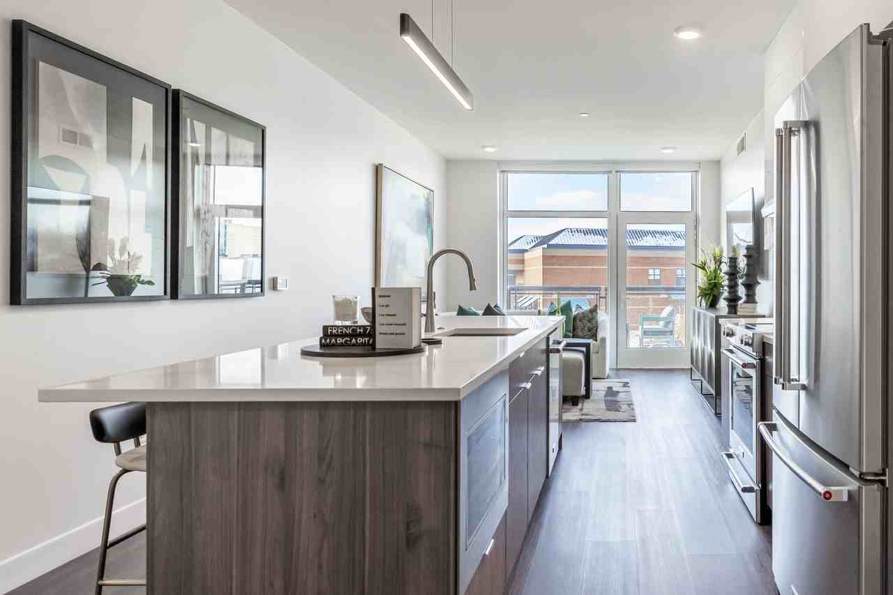 Birmingham Pointe - Photo 5 of 47