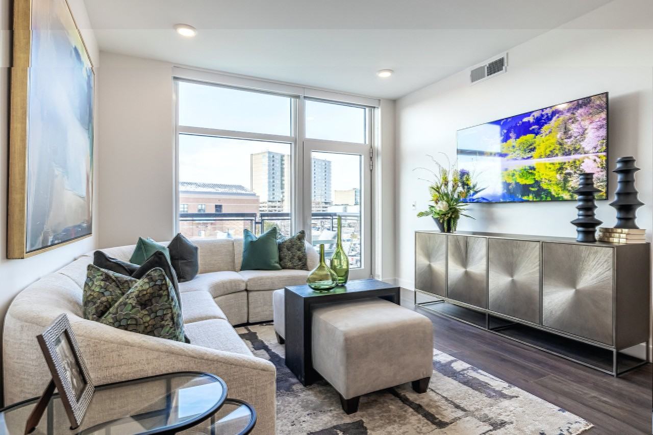 Birmingham Pointe - Photo 6 of 47