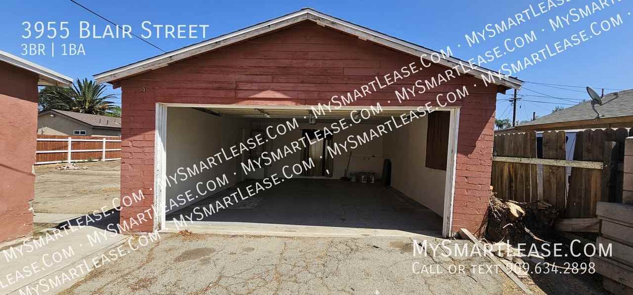 3955 Blair St - Photo 4 of 15