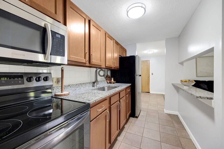 24325 Detroit Rd #101 - Photo 5 of 23