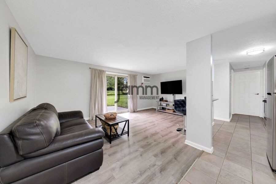 24325 Detroit Rd #101 - Photo 6 of 23