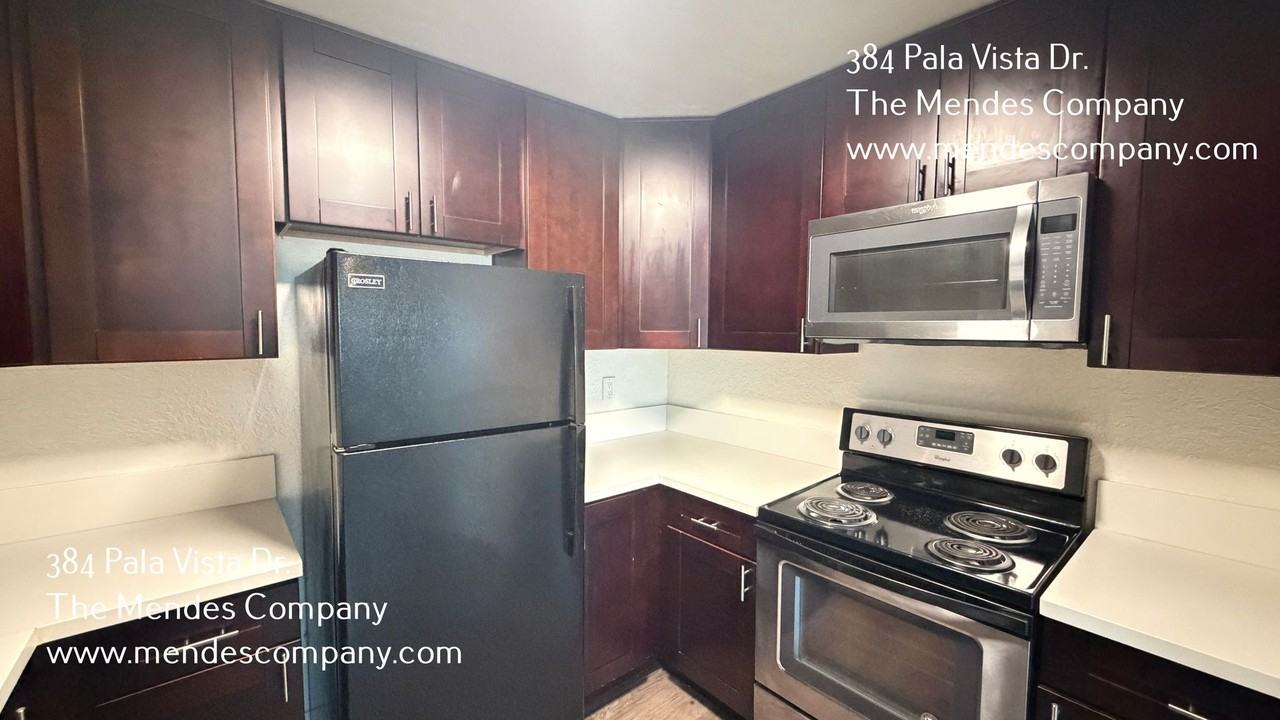 384 Pala Vista Dr #1 - Photo 7 of 18