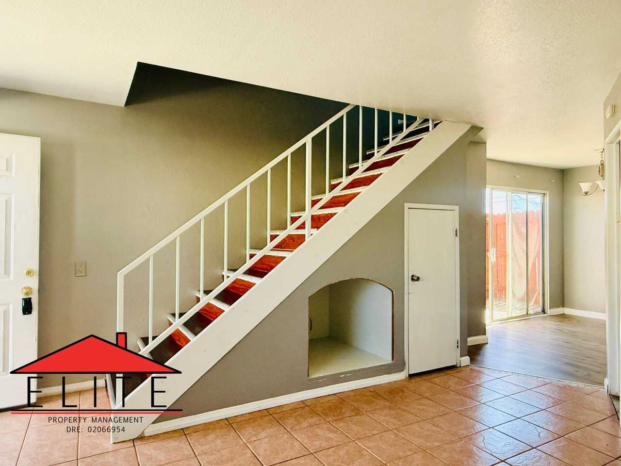 521 W Ward Ave - Photo 3 of 19