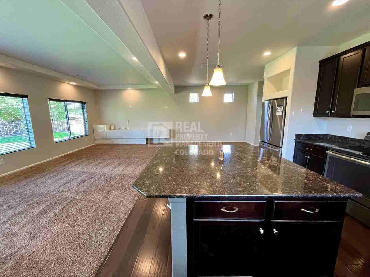 10697 Worchester St - Photo 6 of 25