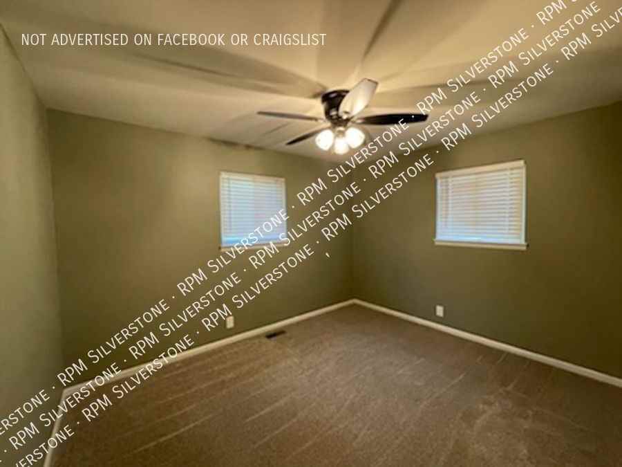 4057 Bramford Dr - Photo 4 of 17