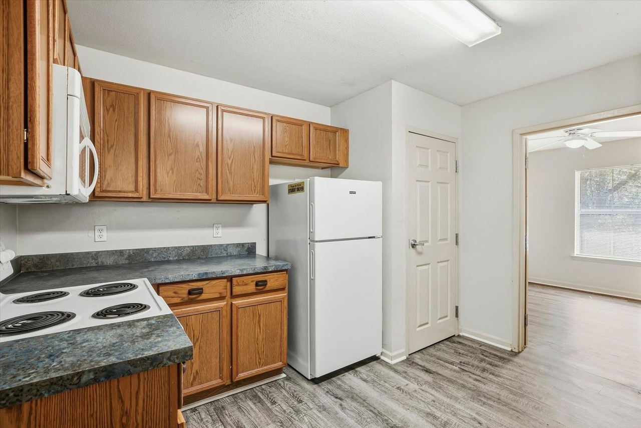 1609 W Pensacola St - Photo 5 of 24