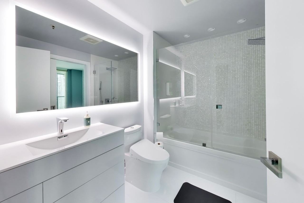 425 1st St #1907 - Photo 4 of 41
