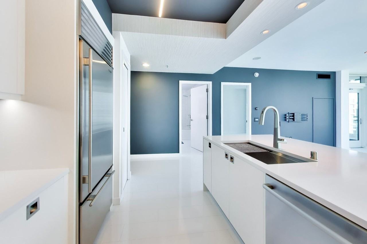 425 1st St #1907 - Photo 5 of 41