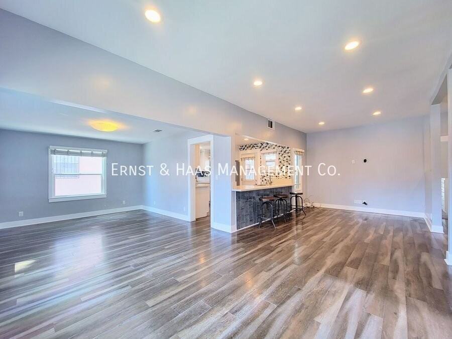 1025 Saint Louis Ave - Photo 4 of 46