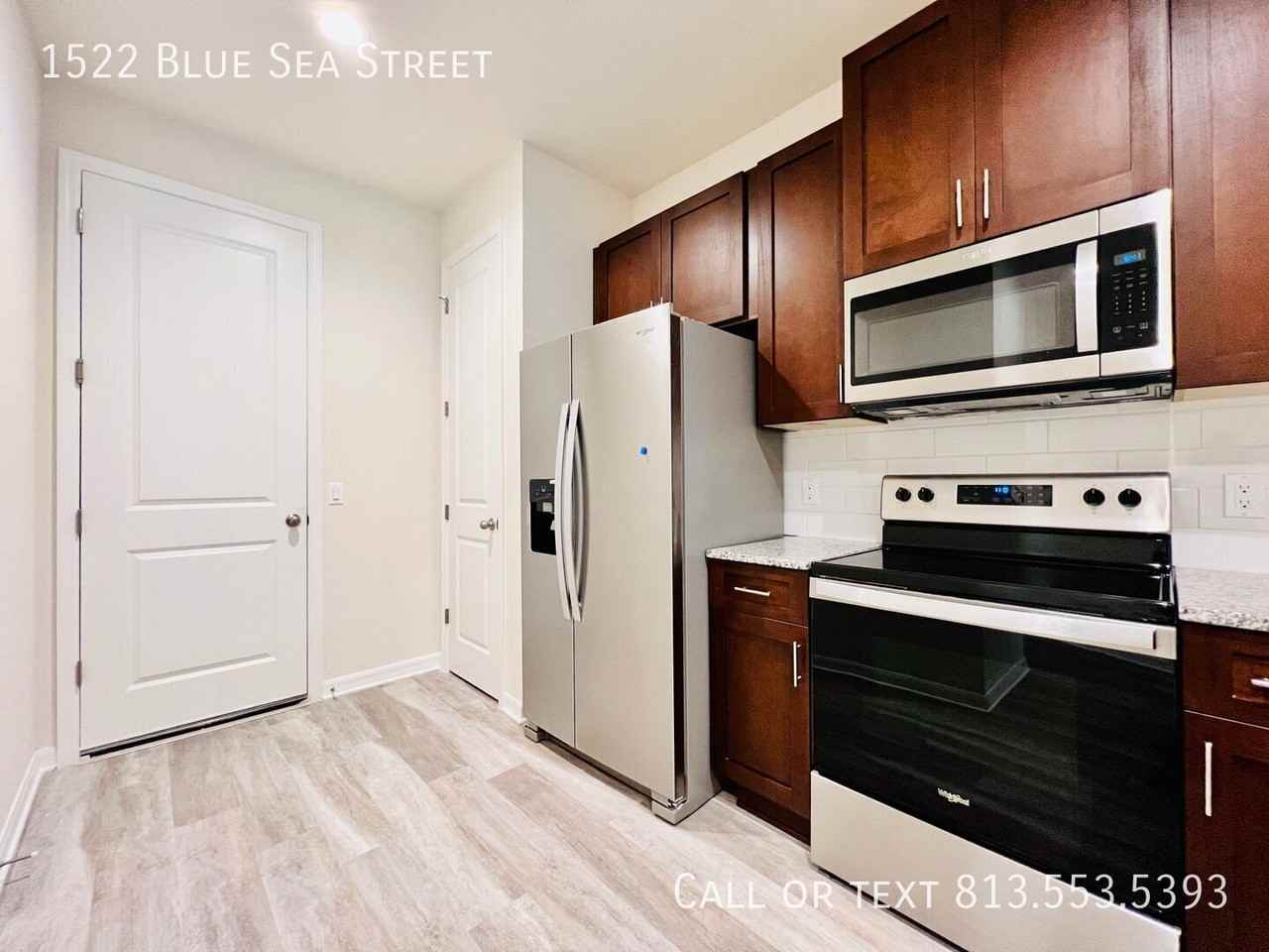 1522 Blue Sea St - Photo 5 of 30