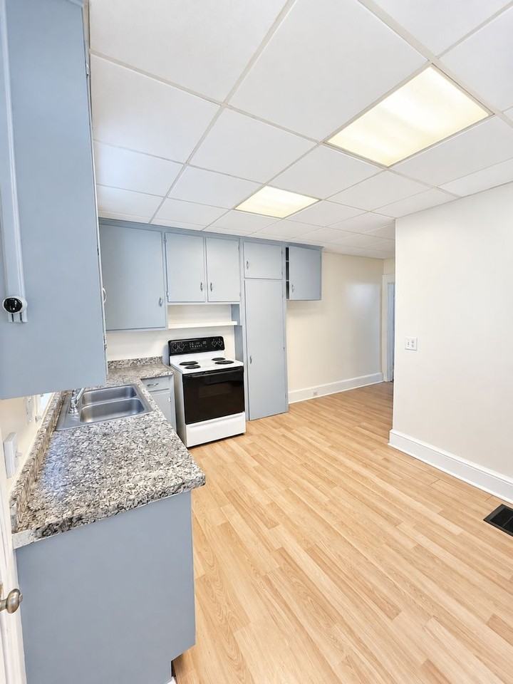 650 650 N Mulberry Street - 650 N Mulberry Street, Hagerstown, MD 21740 - Photo 2 of 12