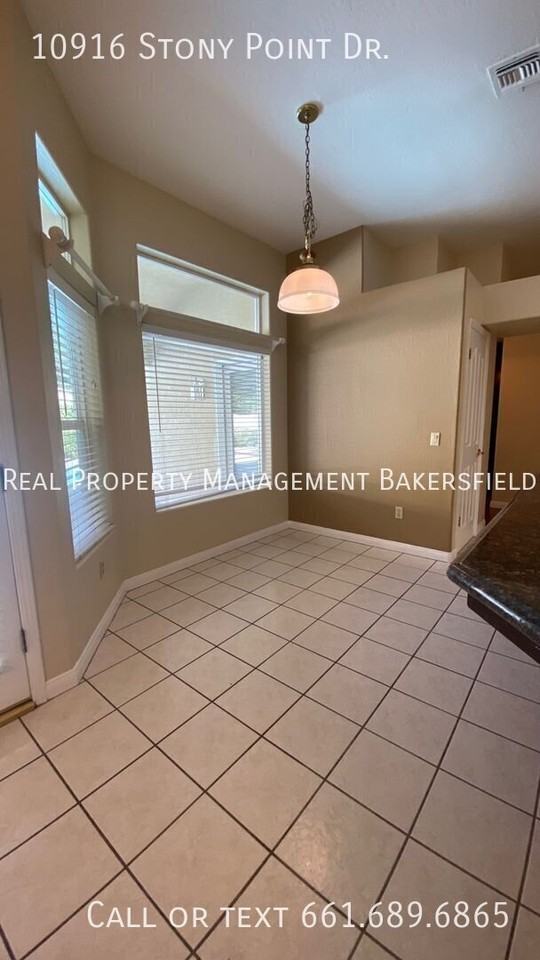 10916 Stony Point Dr - Photo 5 of 31