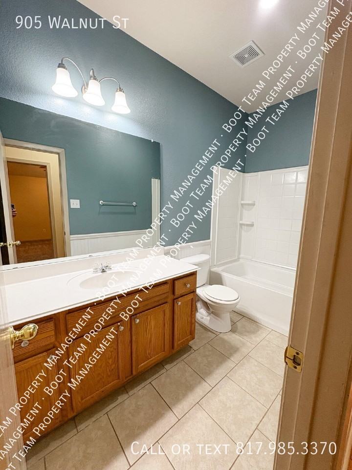 905 Walnut St - Photo 6 of 15
