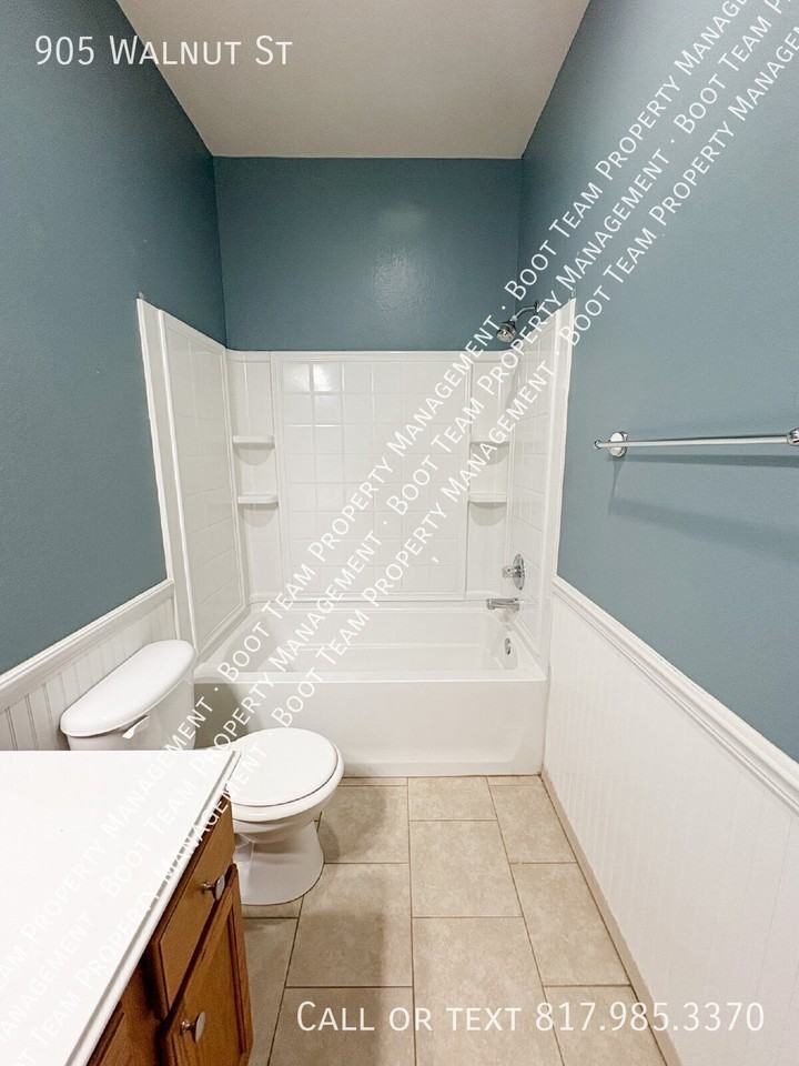 905 Walnut St - Photo 7 of 15