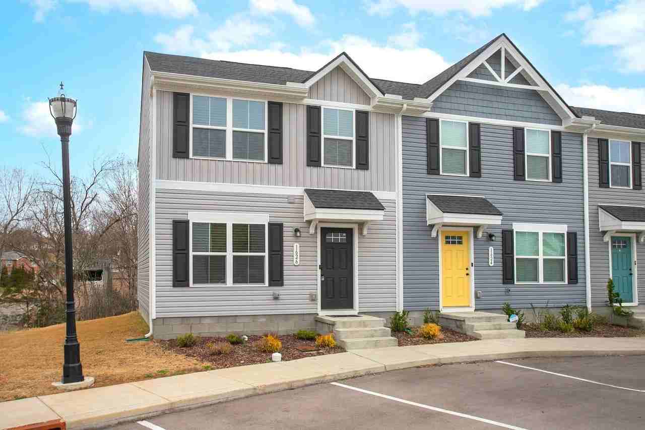 1626 Mountain Ash Ln - Photo 3 of 43