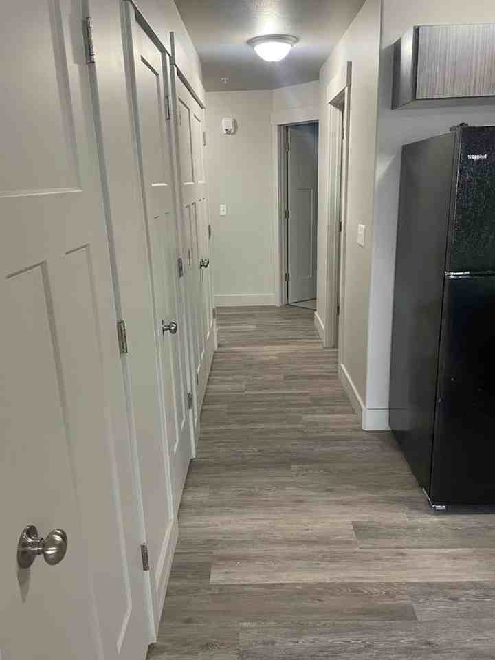 Modern 3 - Photo 2 of 9