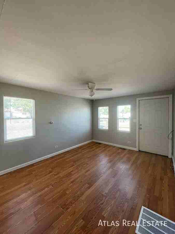 7391 Oneida Dr - Photo 6 of 16