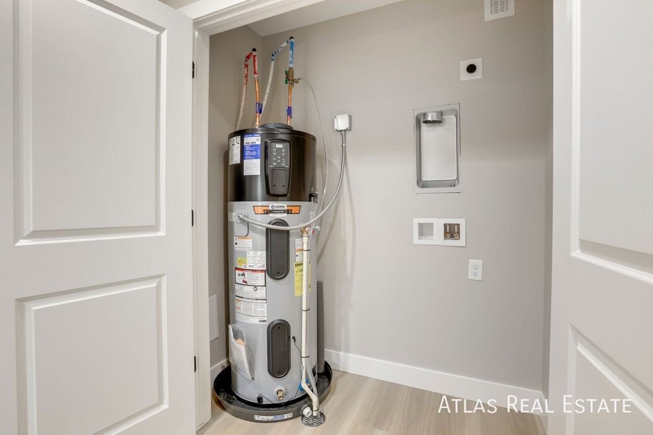 2140 S Ash St #101 - Photo 7 of 50