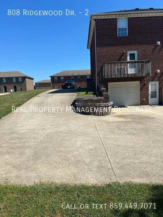 808 Ridgewood Dr #2 - Photo 2 of 16
