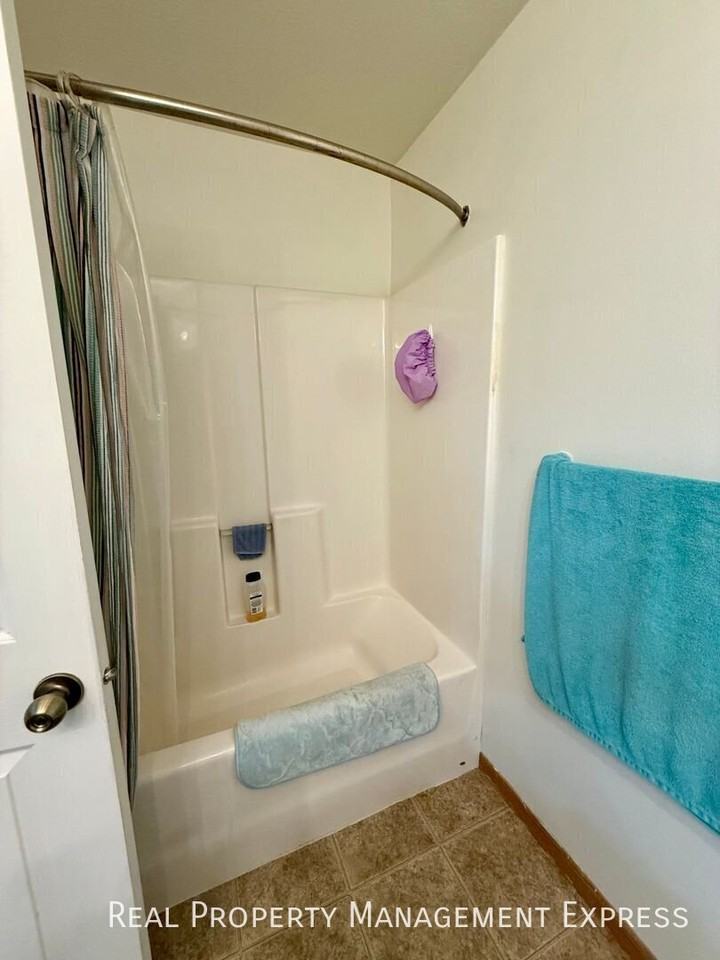 4920 S Klein Ave #48 - Photo 7 of 9