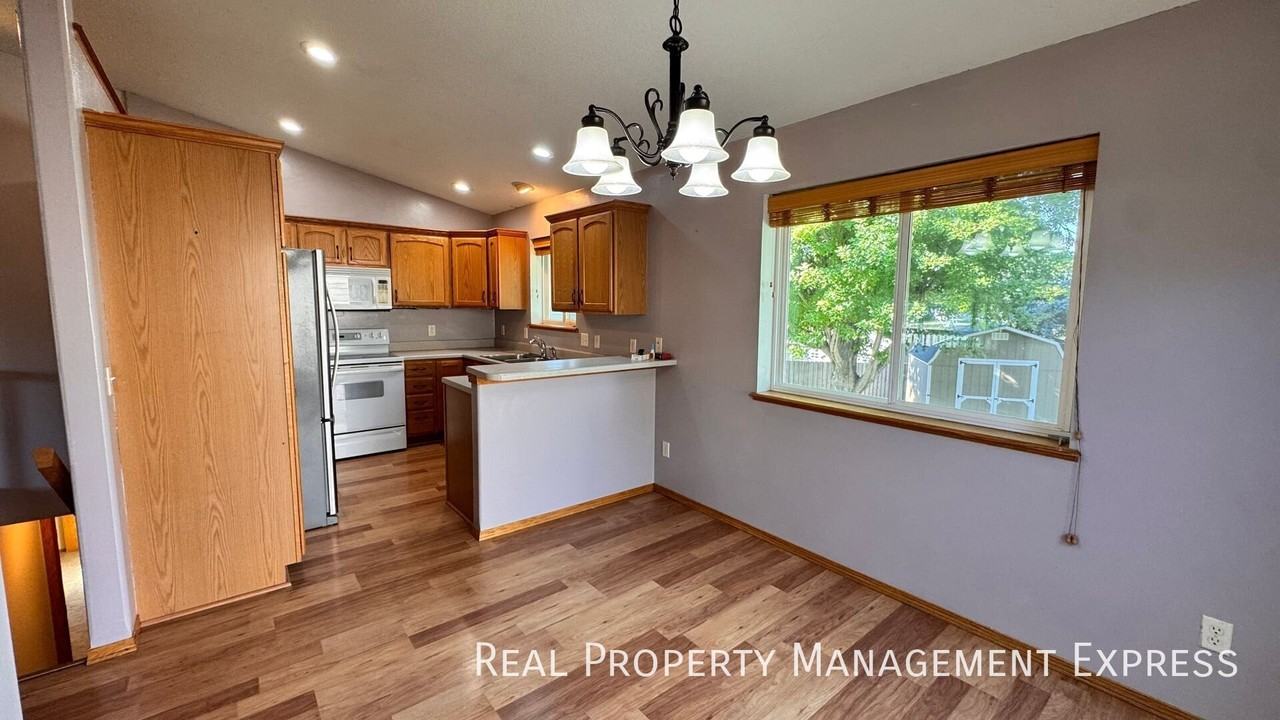 4109 N Alaska Ave - Photo 5 of 26