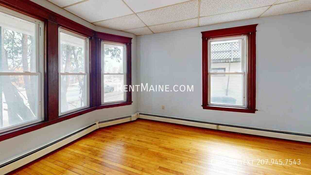 701 Main St #4 - Photo 4 of 11