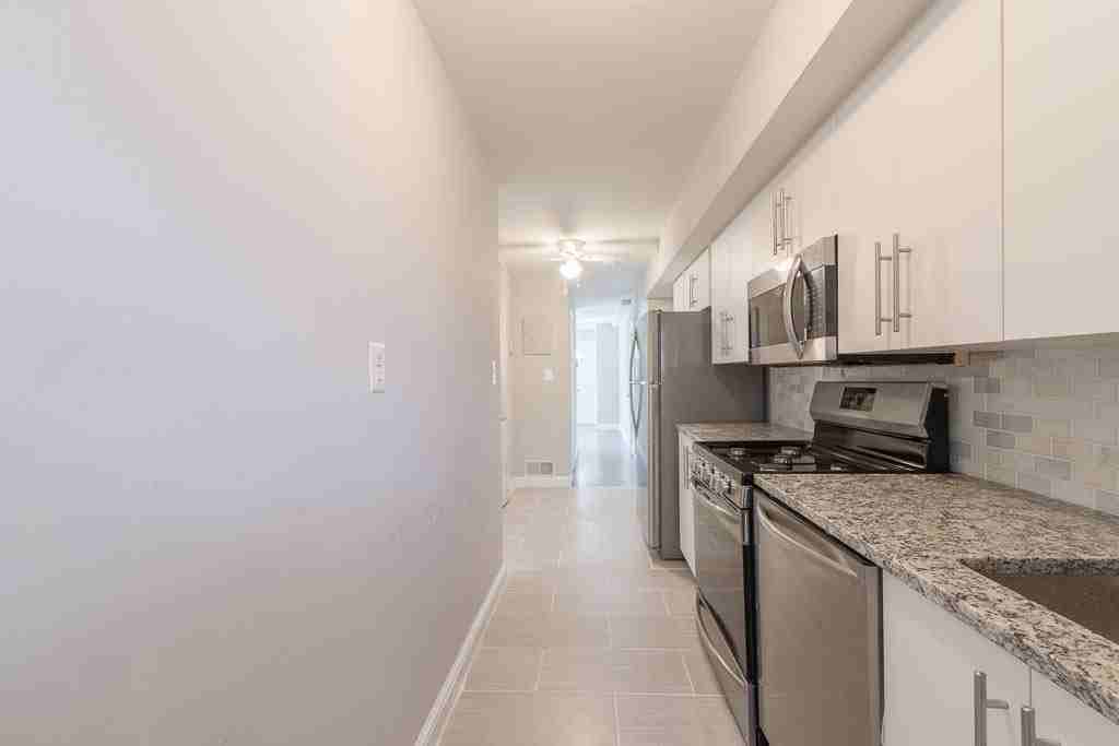 2407 21st Pl Ne Apt 1 #1 - Photo 6 of 12