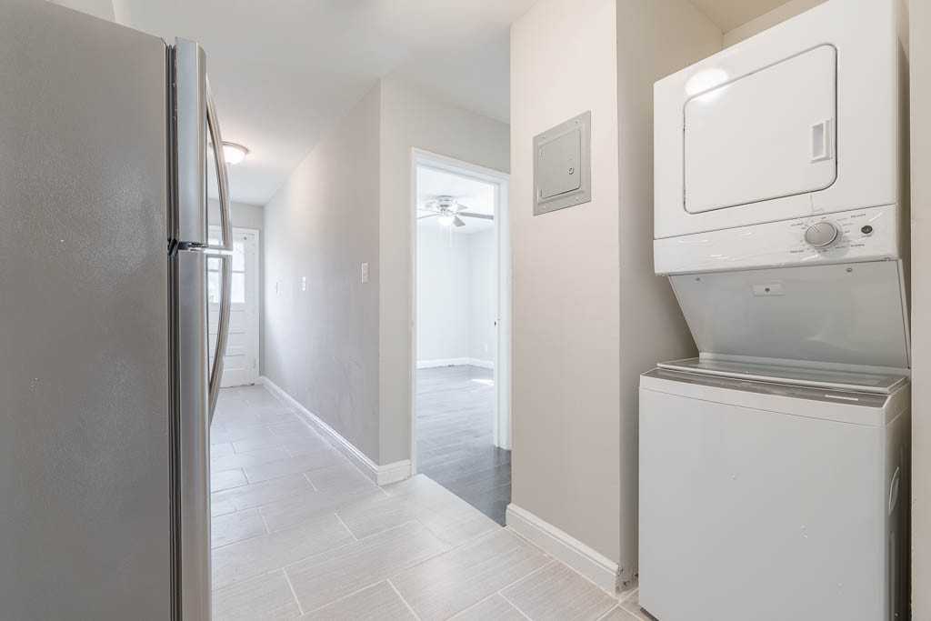 2407 21st Pl Ne Apt 1 #1 - Photo 7 of 12