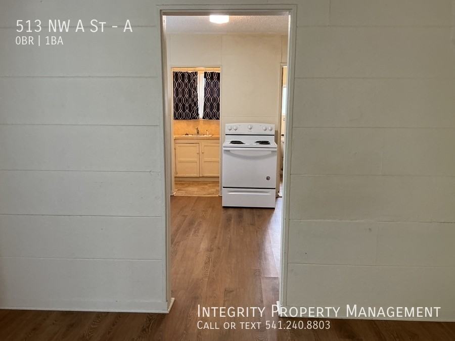 513 Nw A St #A - Photo 3 of 11