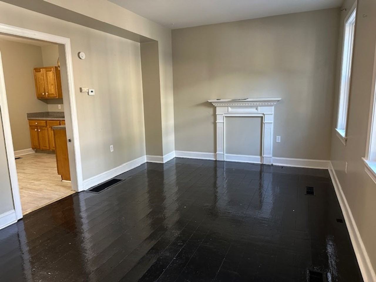 162 E Louther St - Photo 2 of 14