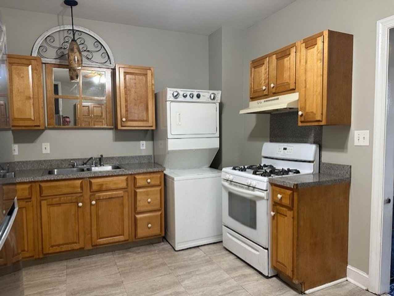 162 E Louther St - Photo 7 of 14