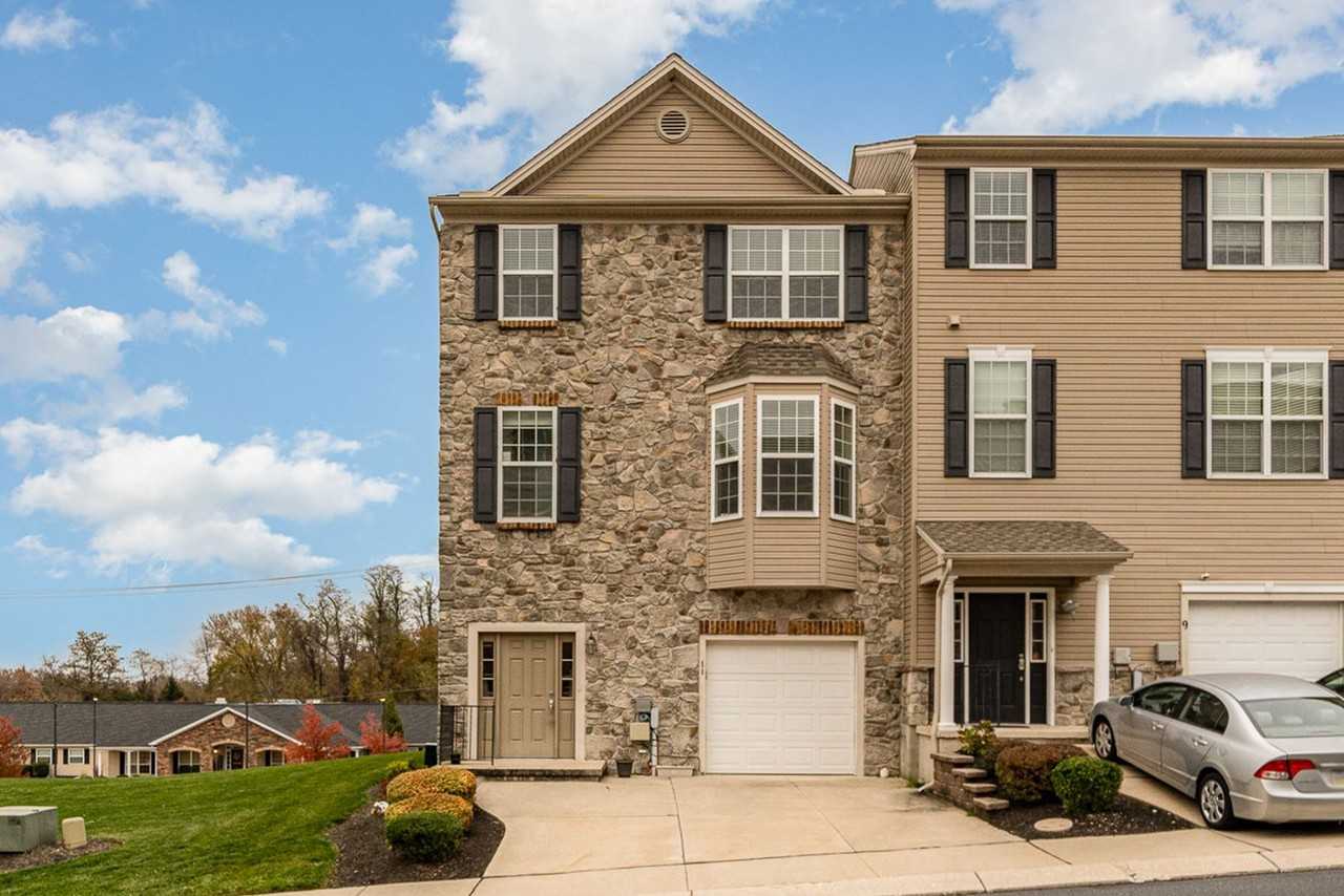 11 Indiana Cir - Photo 2 of 32