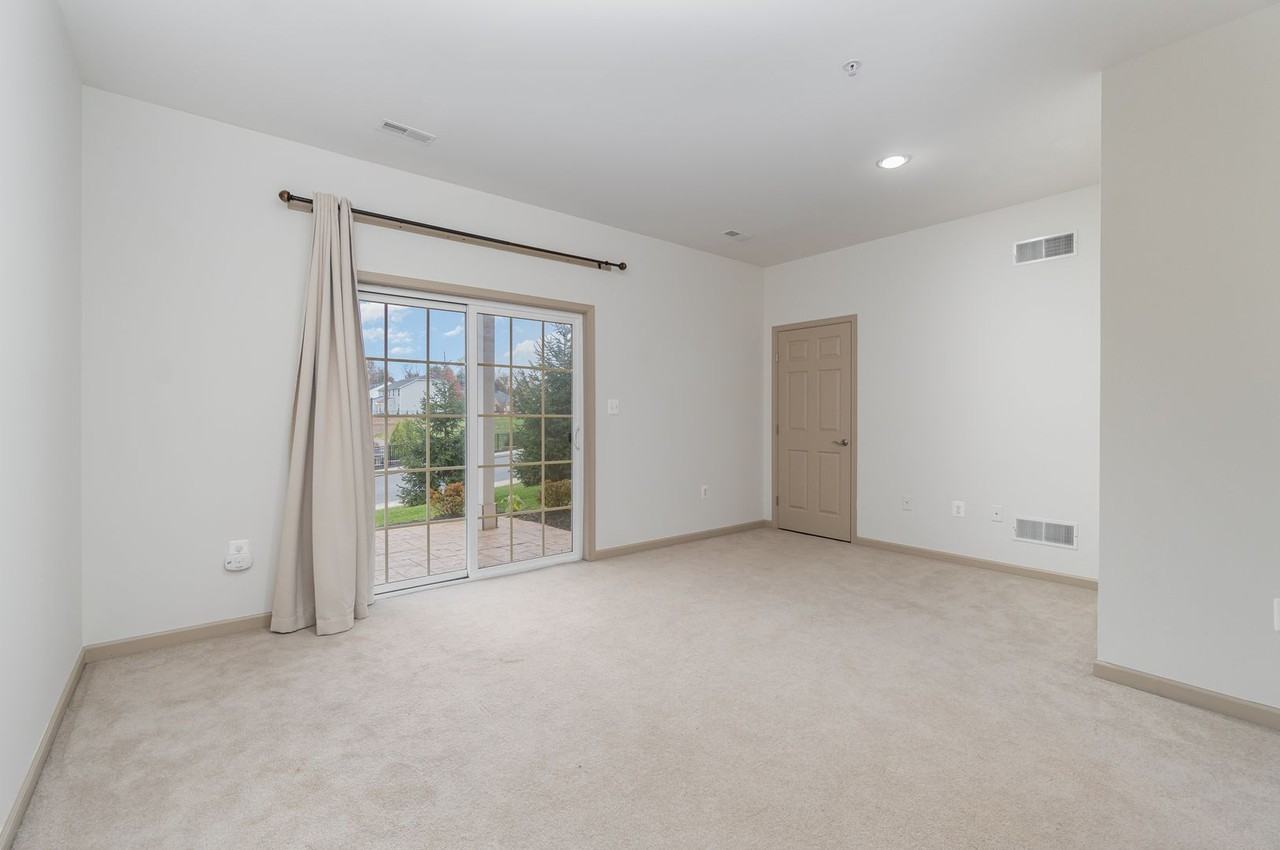 11 Indiana Cir - Photo 5 of 32