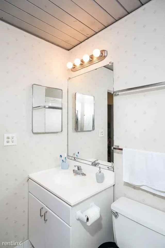 1224 Washtenaw Ct #1224-17 - Photo 3 of 5