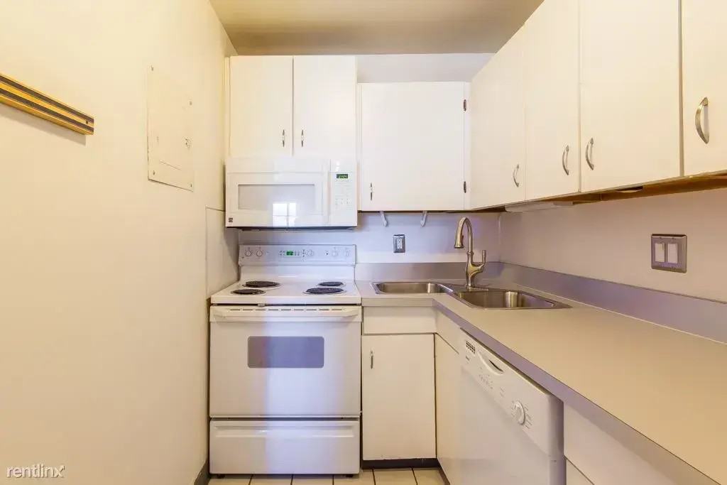 1224 Washtenaw Ct #1224-3 - Photo 2 of 6