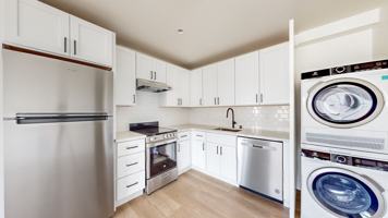 featured image of 3101 Laguna St #205