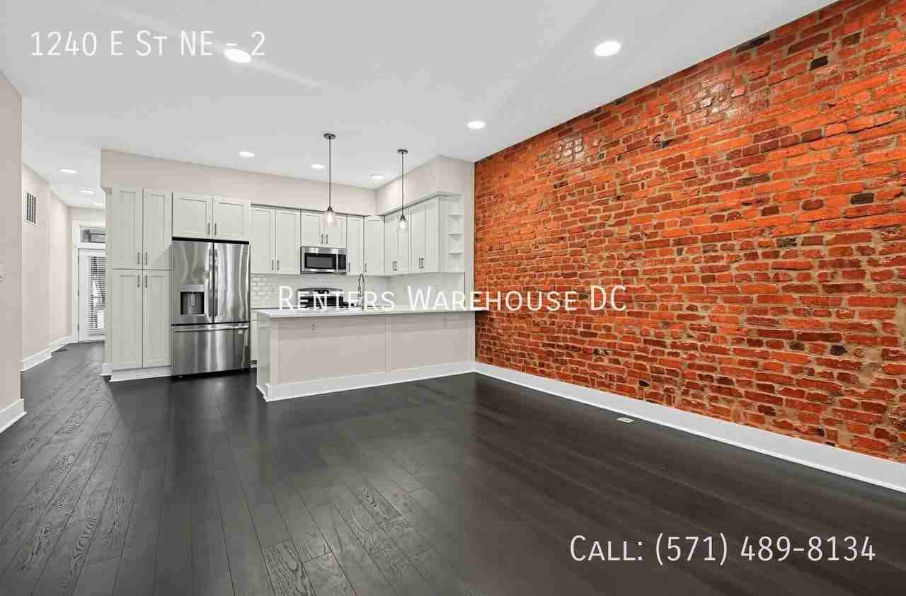 1240 E St Ne #2 - Photo 4 of 22