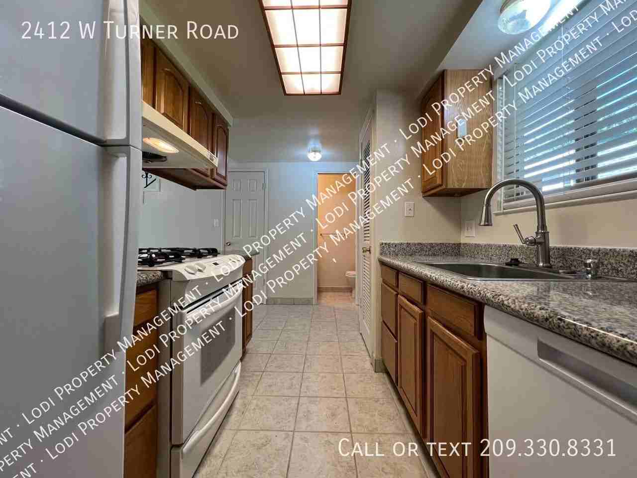 2412 W Turner Rd - Photo 2 of 24