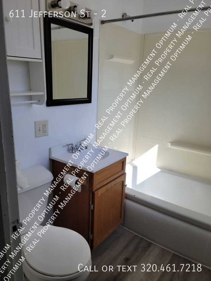 611 Jefferson St #2 - Photo 6 of 10