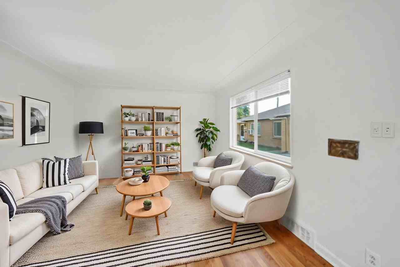 1443 Jasmine St - Photo 4 of 10